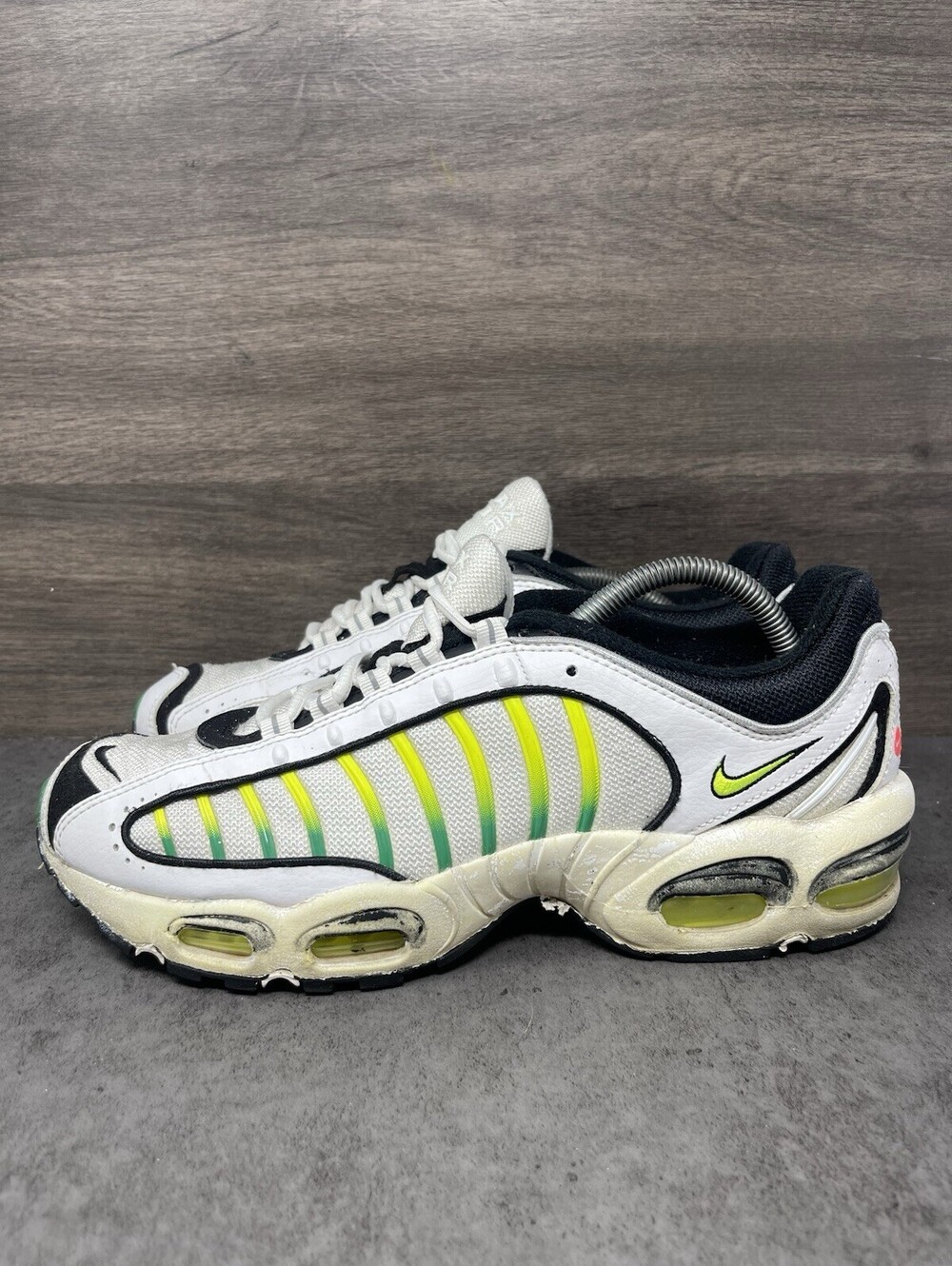 Nike Air Max Tailwind 4 White Volt Black Size 10.5 Mens Running Shoes AQ2567-100